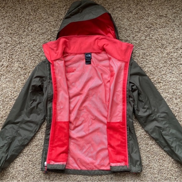 The North Jacket - Picture 3 of 4